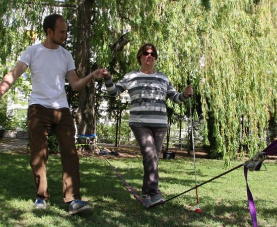 Slackline Workshop für Menschen mit Sehbeeinträchtigung